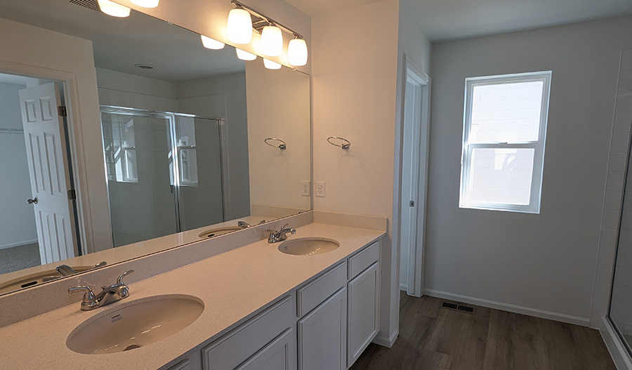 Bathroom of the Wintergreen floor plan