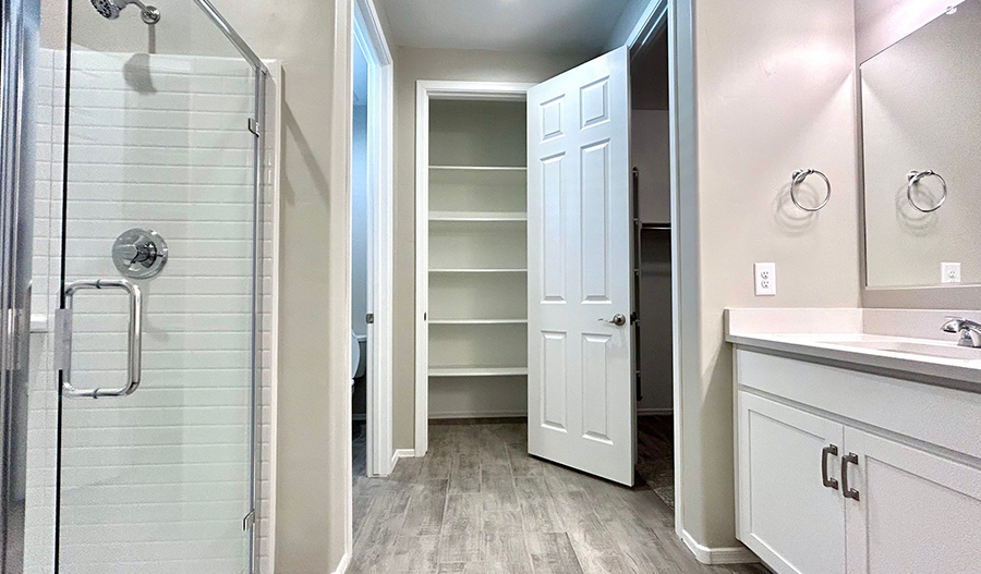 Bathroom of the Peridot floor plan